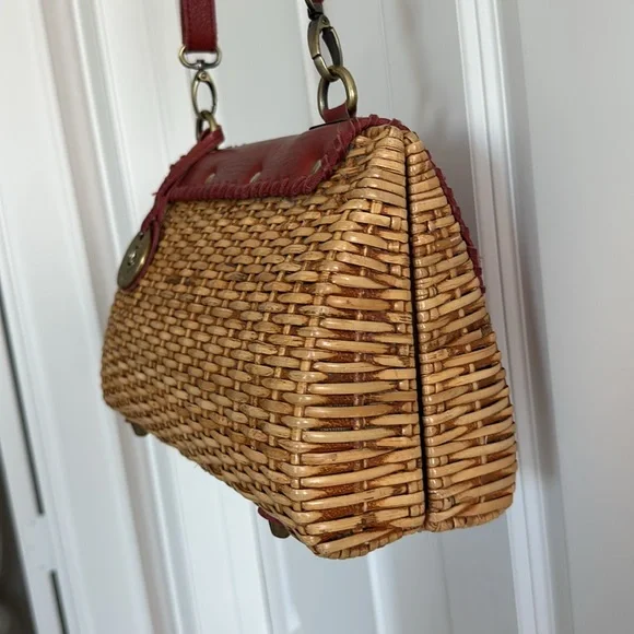 PreOwned Excellent Condition Gendhis Ratan bag with 2 straps - Picture 7 of 16